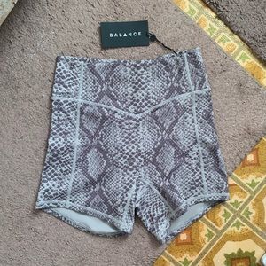 Balance Athletica ‘Ascend’ Short Shorts (S) - boa